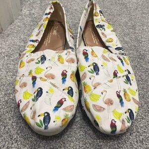 TOMS Tropical Parrot Canvas Shoes Size 9